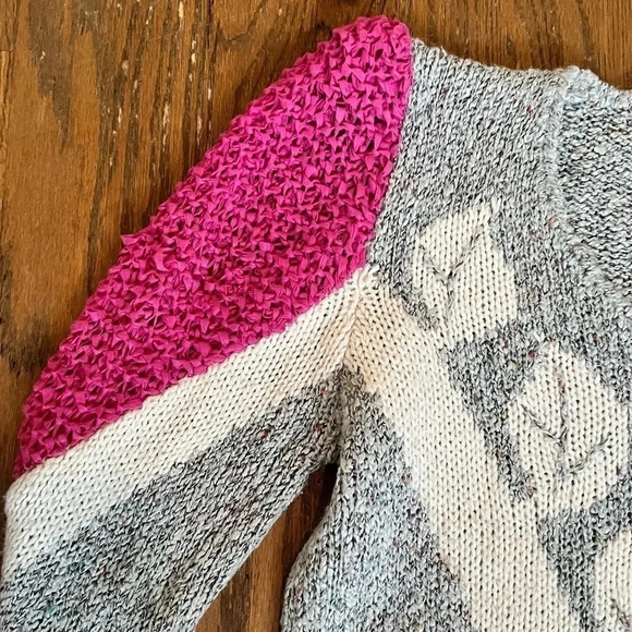 Lilly of California Wool blend Scoop V-Neck textured sweater women’s size Medium - Picture 4 of 9